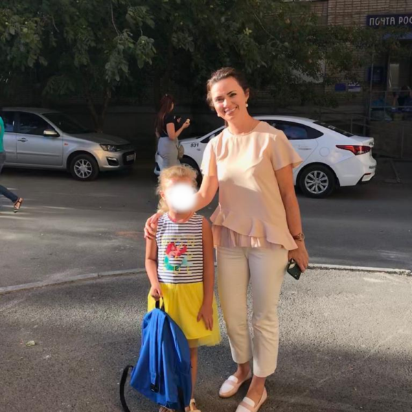 Первоклассница получила приятный подарок от машиностроителей Дона