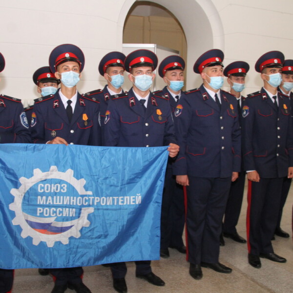 В НПИ состоялся новый выпуск казаков Платовской сотни