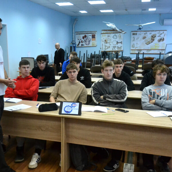 Встреча со студентами 3 курса ДПТК по специальности Производство летательных аппаратов, группы ПЛА-3/2 с показом видеоролика