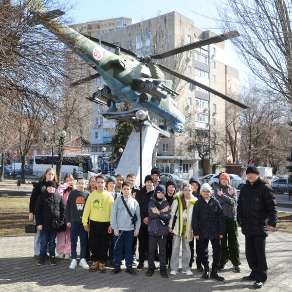 Экскурсия для учащихся 5 классов школ Батайска в музей АО “Роствертол”
