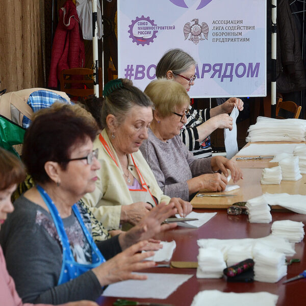 Очередная партия медицинских повязок отправлена в госпиталь (3)