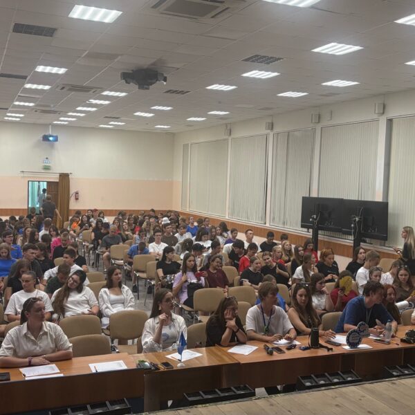 Университетские профсмены в лагере “Радуга” проводит Ростовское отделение СоюзМаш и ДГТУ