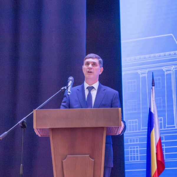 Андрей Савельев, входящий в Региональный совет СоюзМаш России, напутствовал первокурсников ДГТУ в День знаний