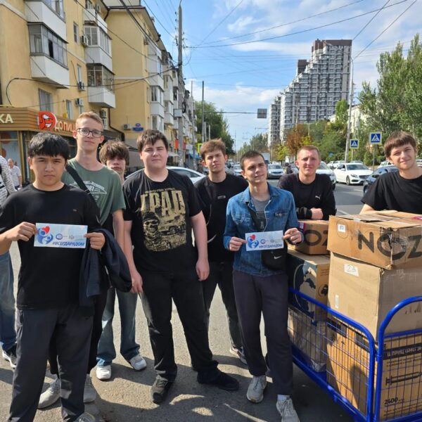 «Всегда рядом» СоюзМаш: студенты и сотрудники ДПТК передали гуманитарную помощь военным частям на передней линии фронта