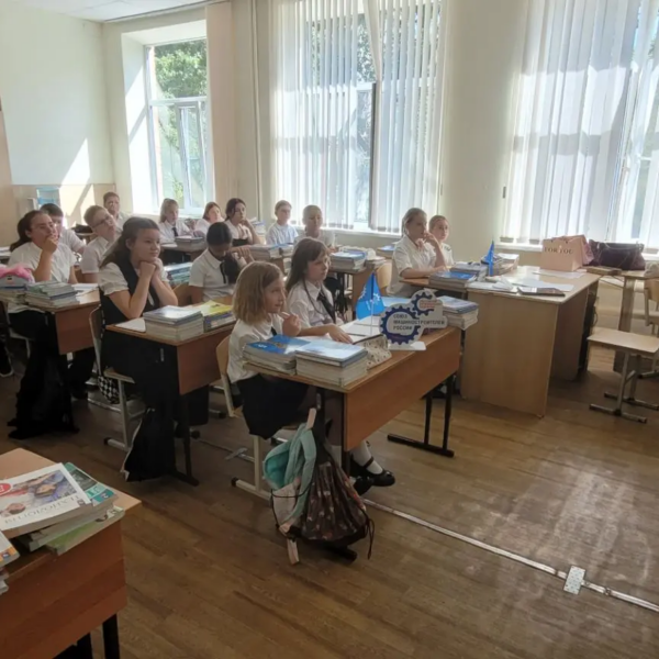 В День знаний представители Ростовского отделения СоюзМаш России провели профориентационные уроки в подшефной гимназии № 34 имени Д.М. Чумаченко