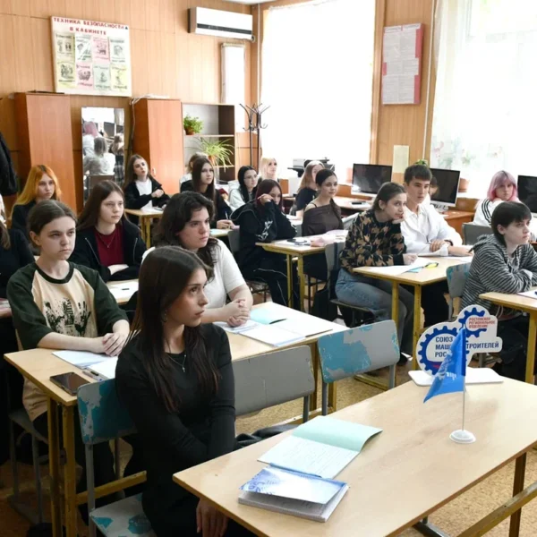 Представители «Роствертола» провели профориентационную встречу в авиационно-технологическом колледже