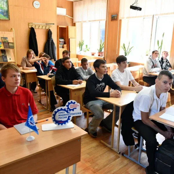 Представители «Роствертола» провели профориентационную встречу в авиационно-технологическом колледже