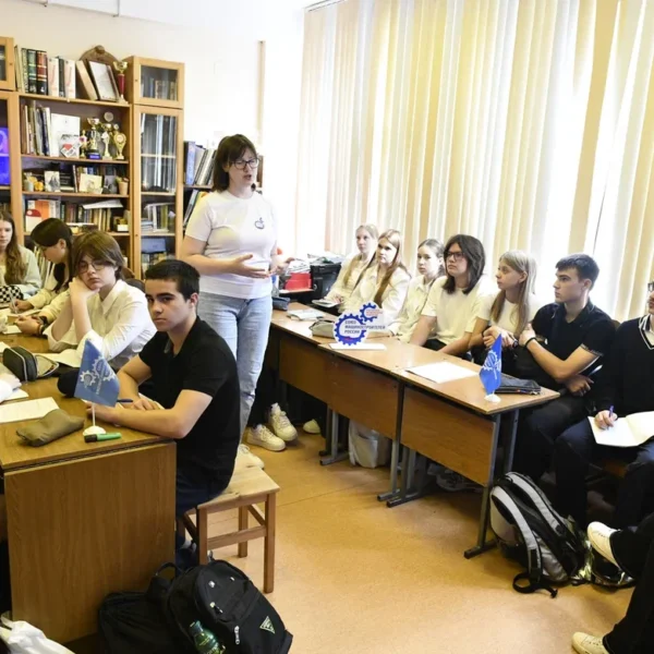 Профориентационные уроки провели представители Ростовского отделения СоюзМаш для школьников