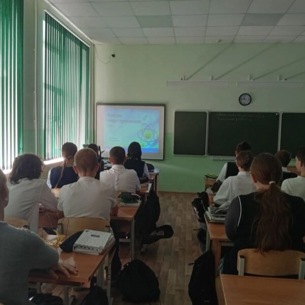 Ростовское отделение СоюзМаш добавило региональный компонент в профориентационные уроки проекта «Билет в будущее»